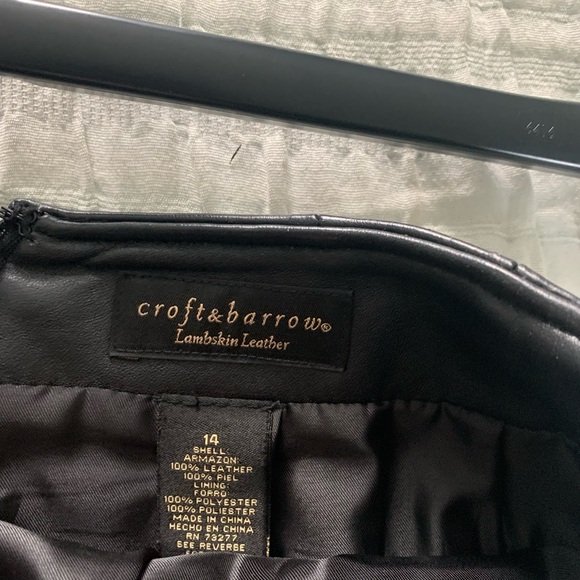 Black Mini Leather Skirt for Work and Cocktail - Picture 3 of 3